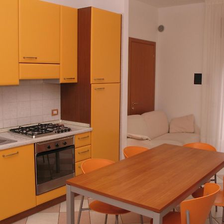 Family Apartments Residence Trieste Лідо-ді-Єзоло Екстер'єр фото